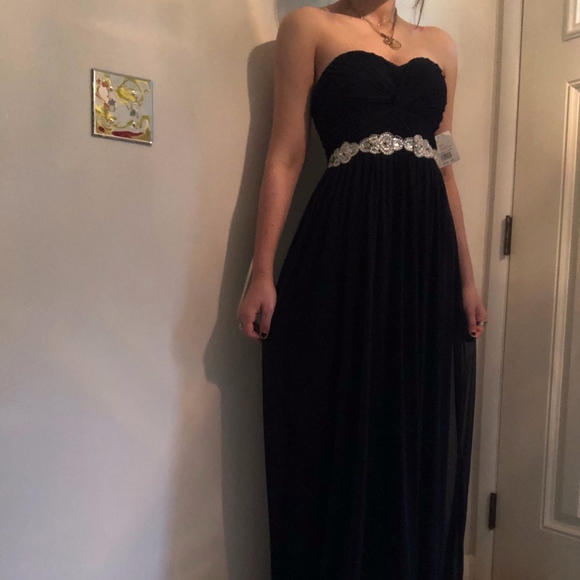 Navy Blue Prom/Bridesmaid Dress - Picture 1 of 5